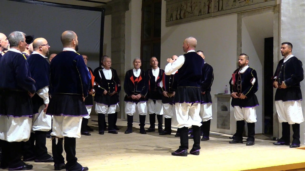 Il coro sardo Bachis Sulis incanta il pubblico bellunese