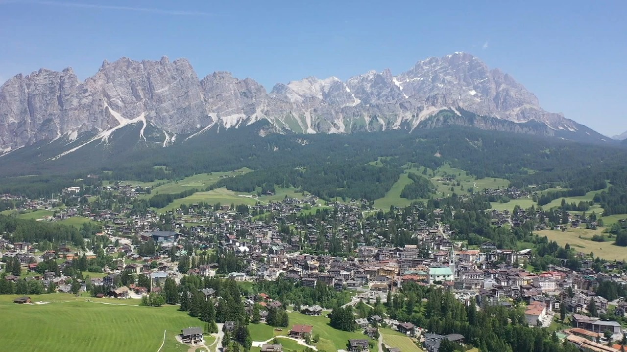 Case a Cortina: per 80 metri quadri servono 23 anni di stipendio