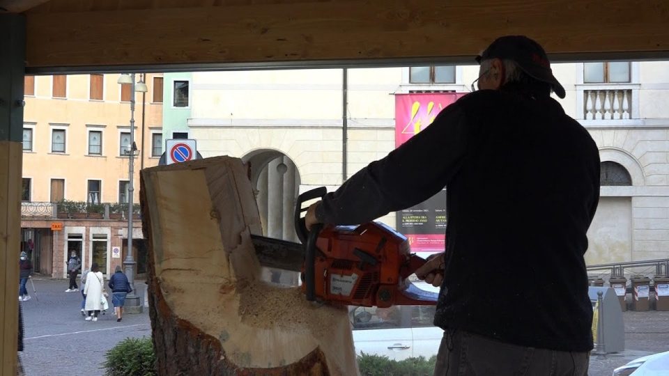 A Belluno è cominciata la 35esima Ex Tempre di scultura su legno