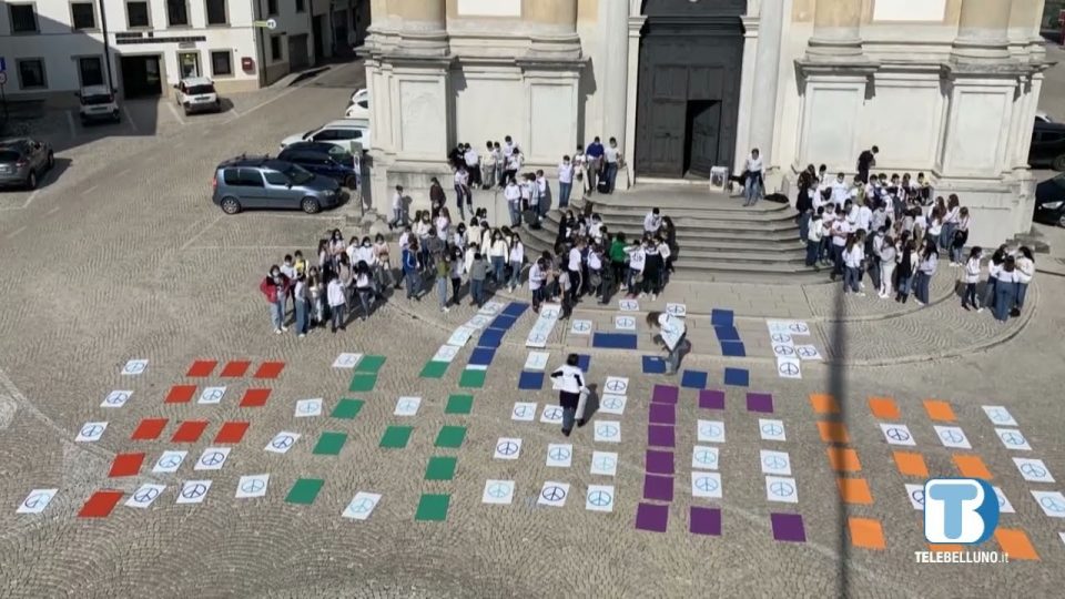 Flash mob e raccolte fondi per aiutare la popolazione ucraina