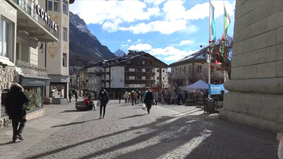 Fine stato d’emergenza, Cortina prova a ripartire