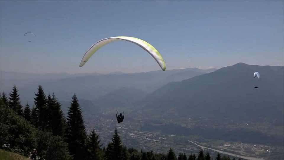 Gli assi del parapendio si sfidano nei cieli del Feltrino (e non solo)