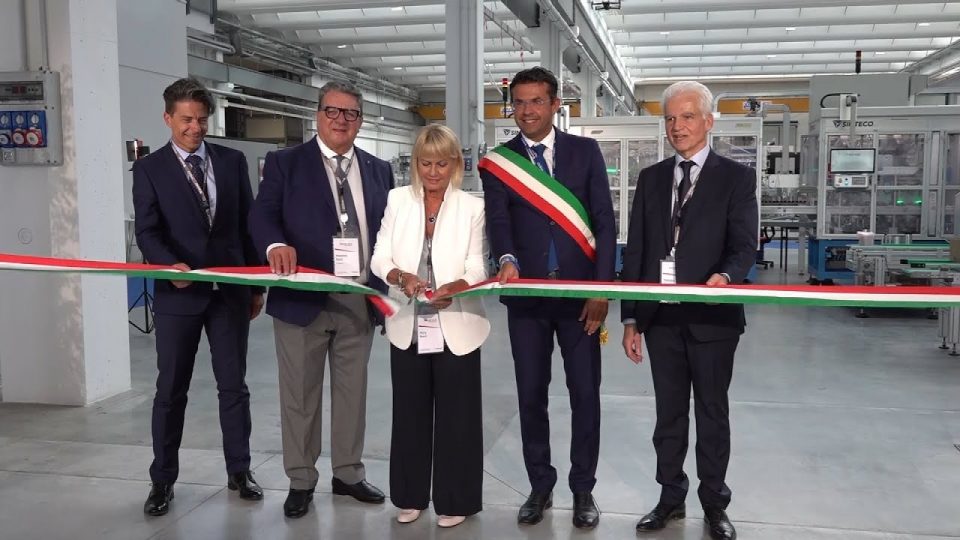 Taglio del nastro del nuovo stabilimento Sinteco a Longarone
