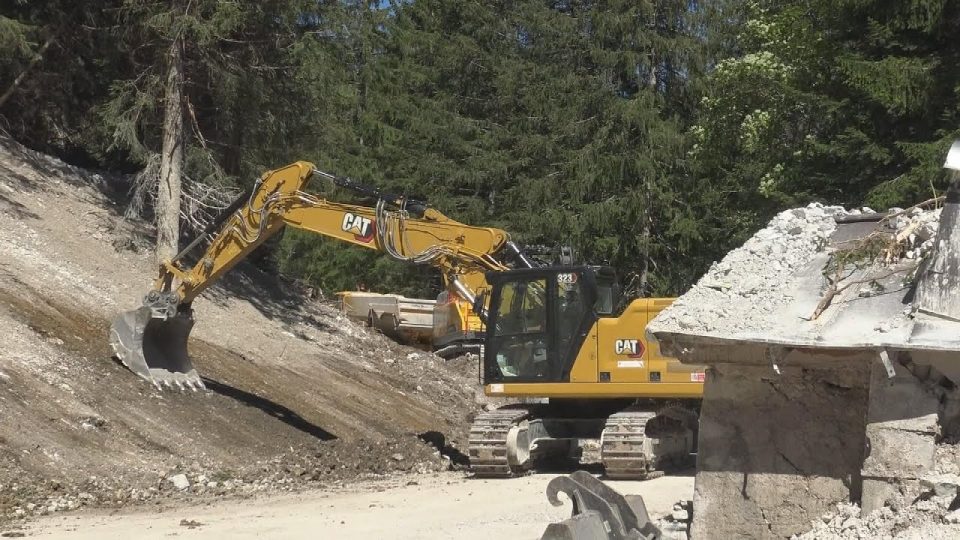 Continuano i lavori per il ripristino della viabilità sulla provinciale di Casera Razzo
