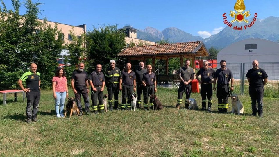Ricerca dispersi, abilitate 8 nuove unità cinofile dei Vigili del Fuoco