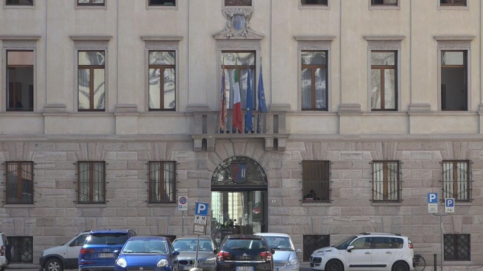 Crisi di governo, montagna a repentaglio: le preoccupazioni di Palazzo Piloni
