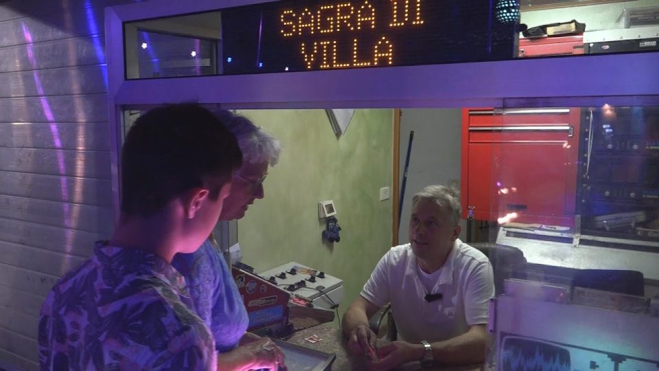 La favola del giostraio Paolo, da 75 anni con la sua attività a Villa di Villa per animare la sagra