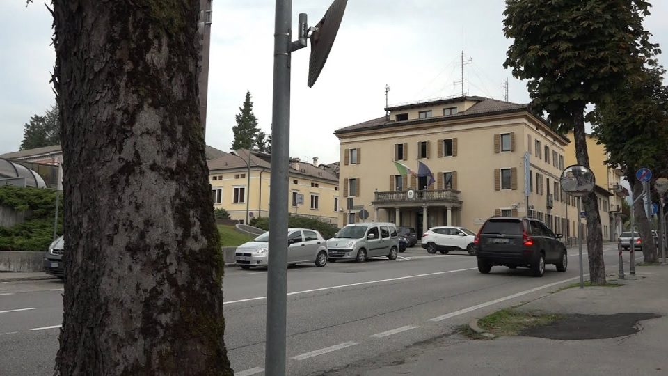 Due pusher diciannovenni incastrati dalla Mobile: tra i clienti, diversi minorenni