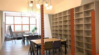 Libri, arte, musica e tecnologia: nasce la nuova biblioteca dell’ITE Calvi