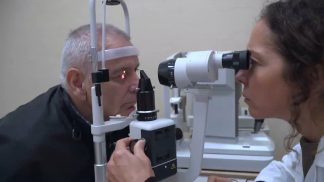 Al Palaluxottica di Agordo, visite e occhiali gratis per le persone in difficoltà