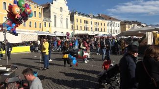 Pienone in centro a Belluno per la festa di San Martino