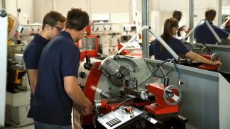 Lavoro, lotta all’evasione fiscale e salari più alti: la CGIL protesta contro la Legge Finanziaria