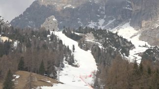 L’innevamento artificiale salva le stagioni sciistiche. Banca d’Italia: “Rischio di insostenibilità”