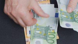 L’inflazione ha tolto potere d’acquisto: è come se dai nostri conti fossero spariti 7.200 euro