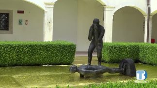 A palazzo Fulcis, una pavimentazione dorata per le vittime del mare