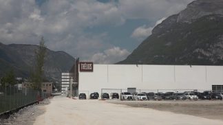 Thèlios svela le carte e ufficializza le trattative in corso con Safilo