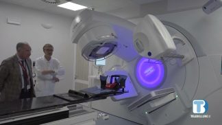 Lotta ai tumori, alla Radioterapia dell’Ulss Dolomiti pazienti anche da Roma, Bari e non solo