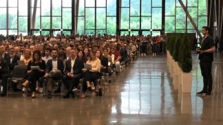 L’abbraccio di Agordo a Leonardo Del Vecchio nella messa in suo ricordo