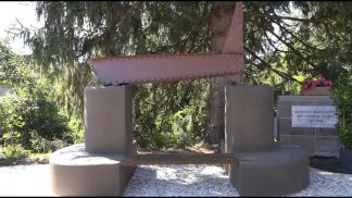 Cesana: inaugurato il monumento che ricorda il vecchio ponte