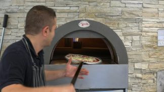 Premiata la “Bella Napoli”: 50 anni di pizze