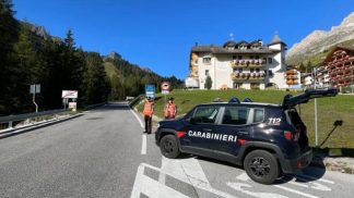 Raffiche di multe per gli automobilisti indisciplinati sui passi