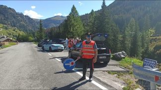 L’operazione dei Carabinieri sui passi: ritirate 10 patenti