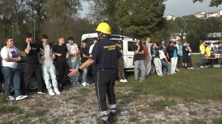 Lezione di Protezione Civile a cielo aperto per gli studenti