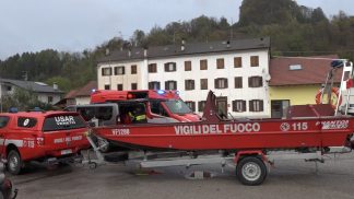 Ancora senza esito le ricerche del vigile del fuoco disperso