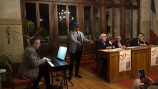 Presentato “Invisibili carezze”, il nuovo libro del poeta Edoardo Comiotto