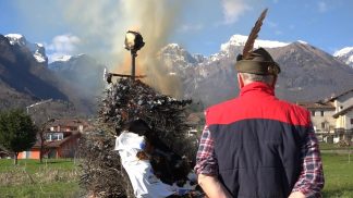 A Bolzano Bellunese un “brusalavecia” speciale