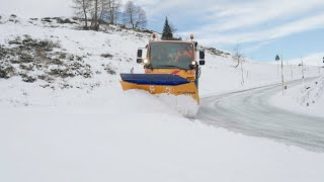 La prima timida nevicata in provincia: operatori del settore esultano