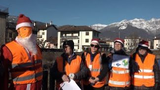 Il Babbo Natale ecovolontario ritorna a Feltre per sensibilizzare sul rispetto dell’ambiente