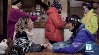 Marco Dal Farra e Arja cantano “Cinepanettone”: un omaggio a Vanzina e alle Dolomiti