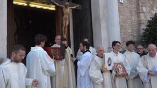 Folla di fedeli per l’apertura diocesana del Giubileo 2025