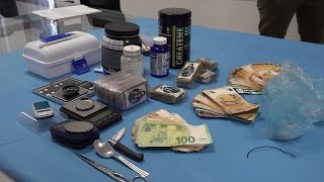 Operazione antidroga: sequestrati 878 grammi di hashish, 15mila euro in contanti e 1 etto di ecstasy