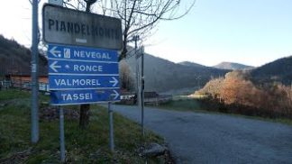 Un pulmino guidato dai volontari porterà a scuola i bambini di Tassei