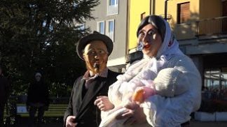 La gioia delle Mascherate Arcaiche Dolomitiche invade il centro città